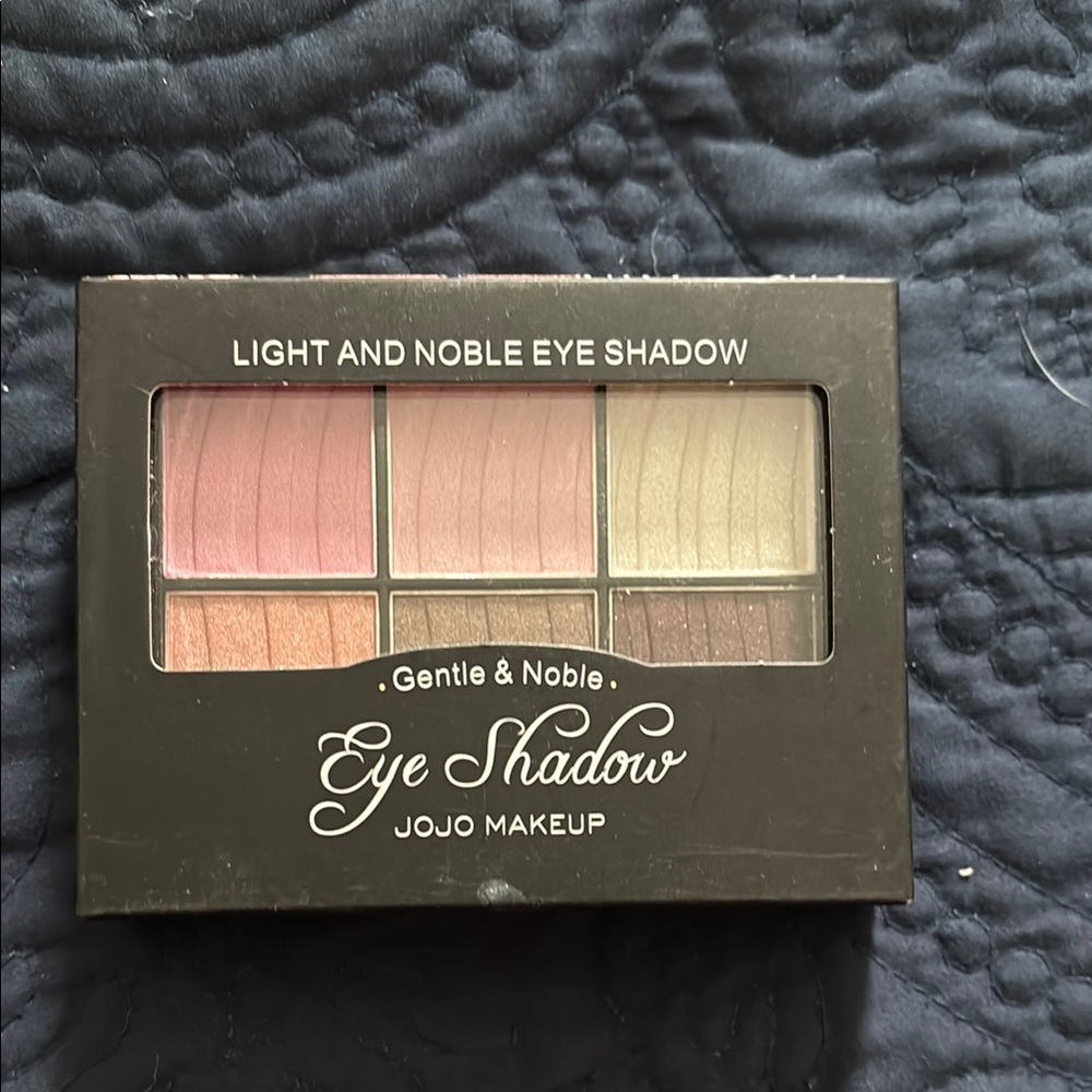 Jojo Eye shadow palette